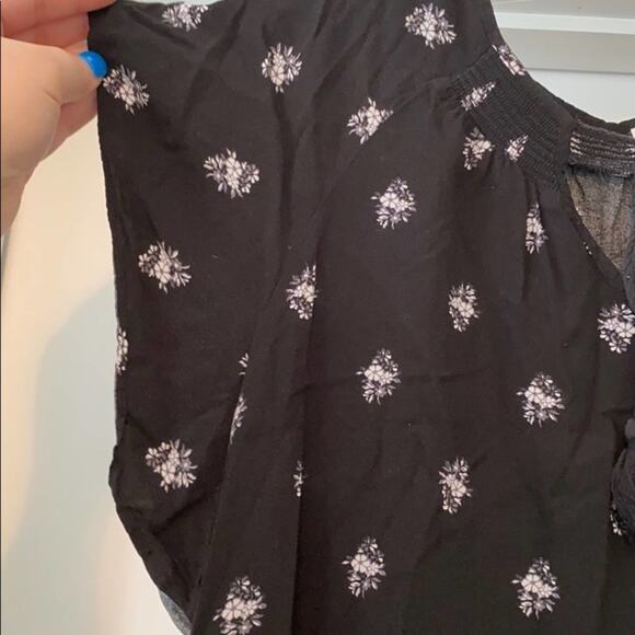 Old Navy Black Ruffled Sleeve Dress - Picture 4 of 7